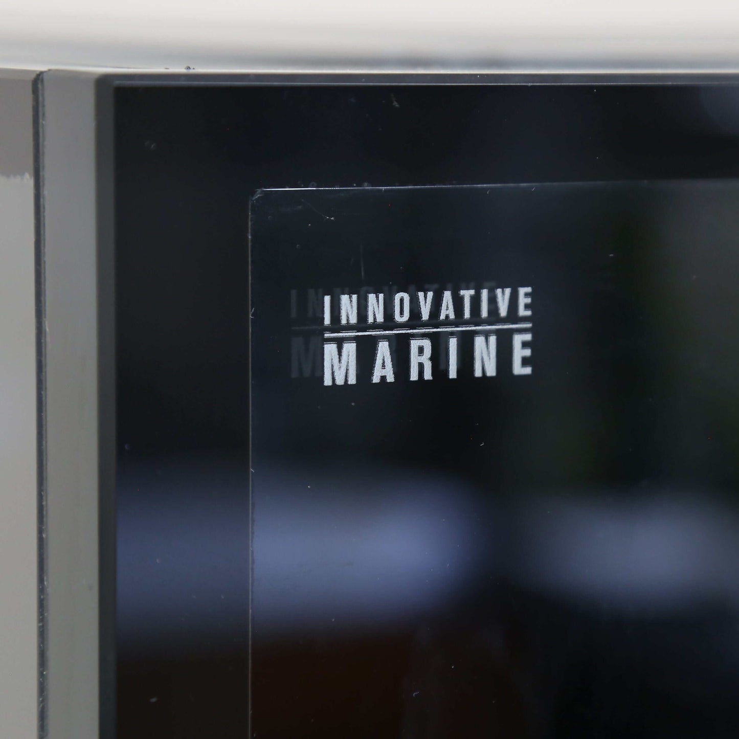 NUVO SR Pro 2 | 80 Gallon AIO Aquarium with APS Stand Included (White/Black) - Innovative Marine